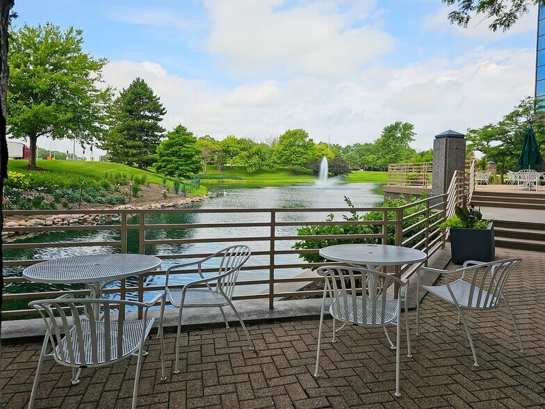 More Photos Of 2150 E Lake Cook Rd, Buffalo Grove Coworking Space