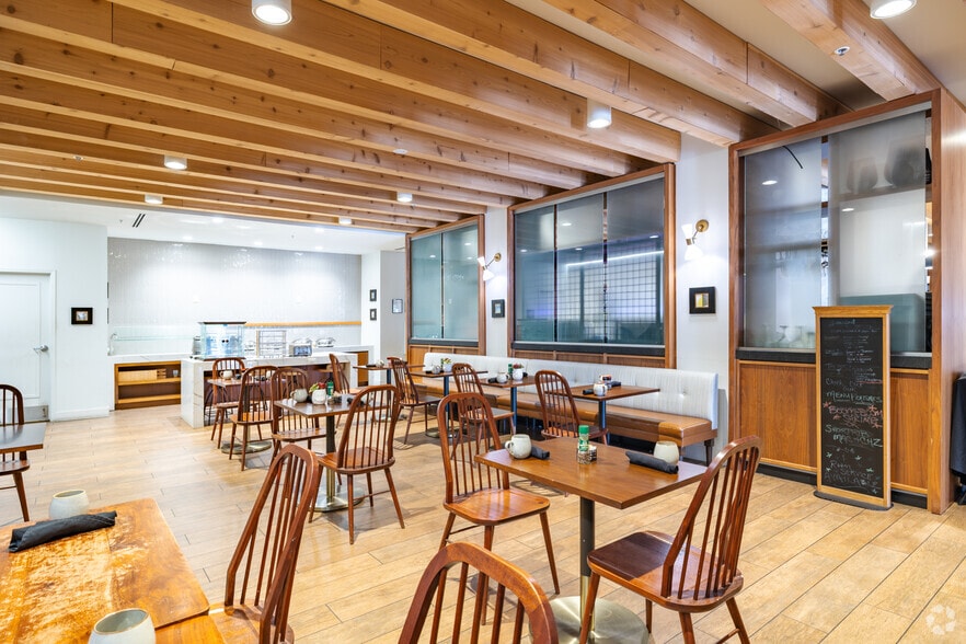 More Photos Of 2055 S Park Pl SE, Atlanta Hotel For Sale