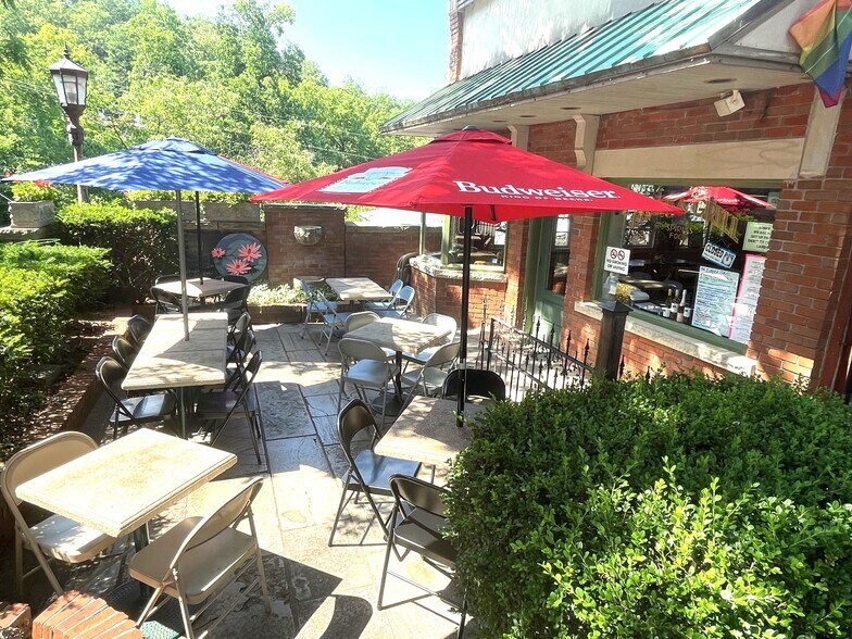 Primary Photo Of 71 Spring St, Eureka Springs Restaurant For Sale