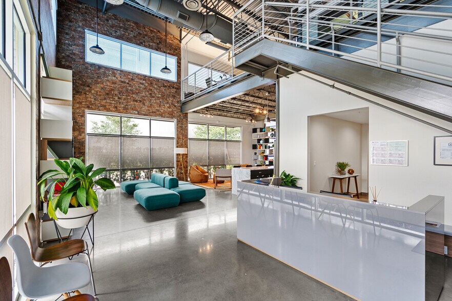 More Photos Of 7330 Exchange Dr, Orlando Warehouse For Sale