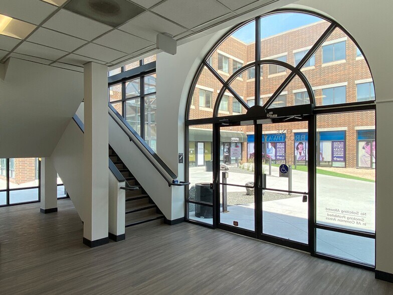 More Photos Of 1 Broadway, Denver Unknown For Lease