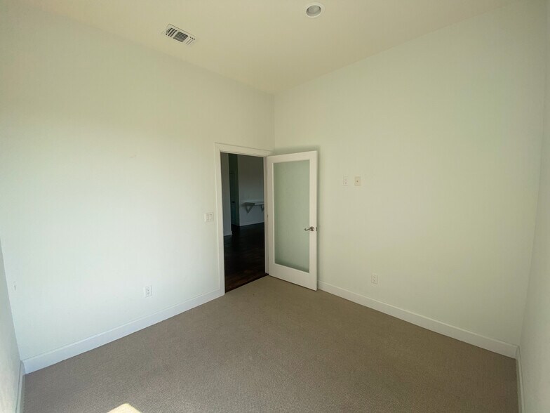 More Photos Of 327 S County Highway 393, Santa Rosa Beach Medical For Lease