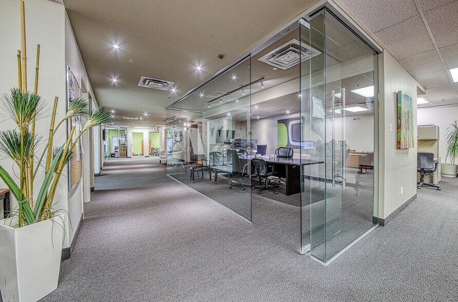 More Photos Of 418 Rue Sherbrooke E, Montréal Loft Creative Space For Sale