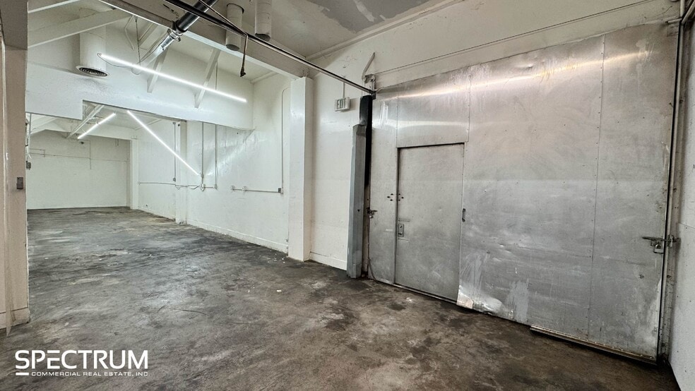 More Photos Of 14532 Blythe St, Van Nuys Manufacturing For Lease