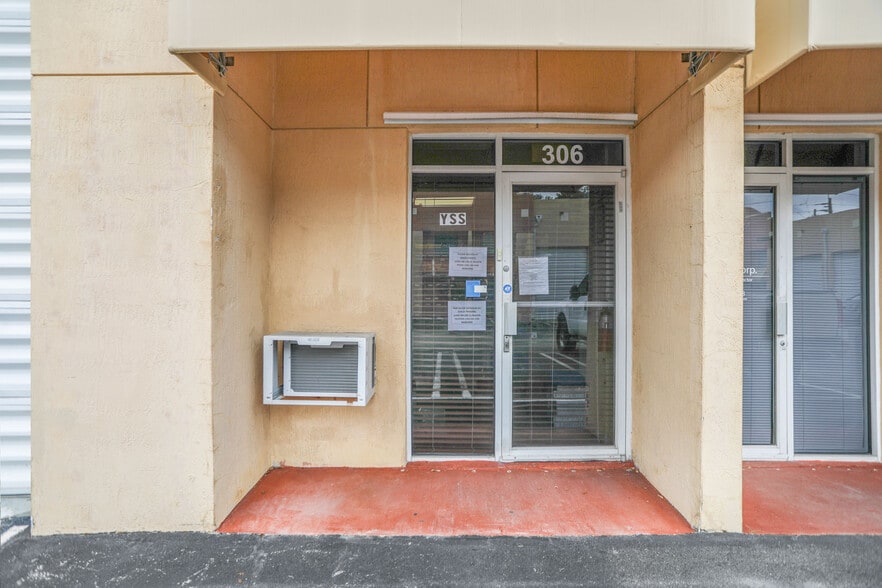 More Photos Of 12351 SW 128th Ct, Miami Warehouse For Sale