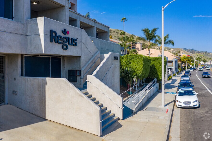 More Photos Of 22809 Pacific Coast Hwy, Malibu Medical For Lease