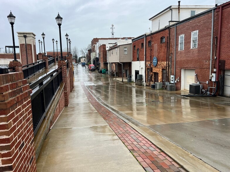 More Photos Of 79 E Main St, Buford Storefront For Sale