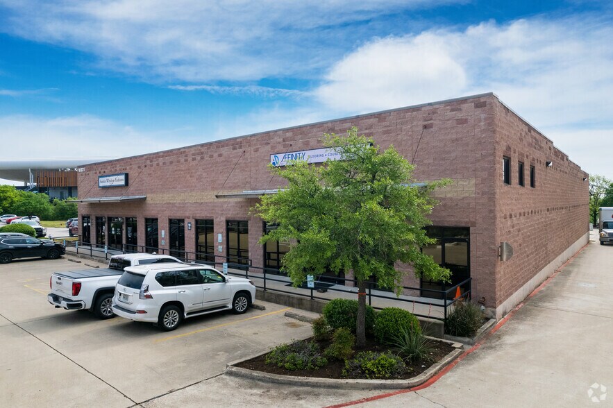 Primary Photo Of 10321 Burnet Rd, Austin Light Distribution For Lease
