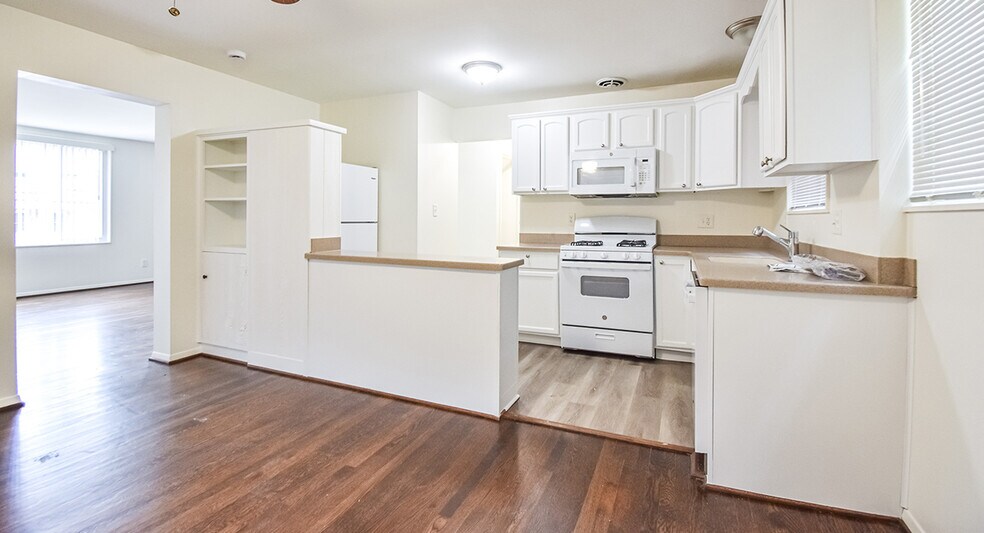 More Photos Of , Arlington Multifamily For Sale