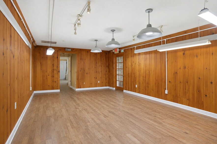 More Photos Of 3365 Thompson Bridge Rd, Gainesville Freestanding For Sale