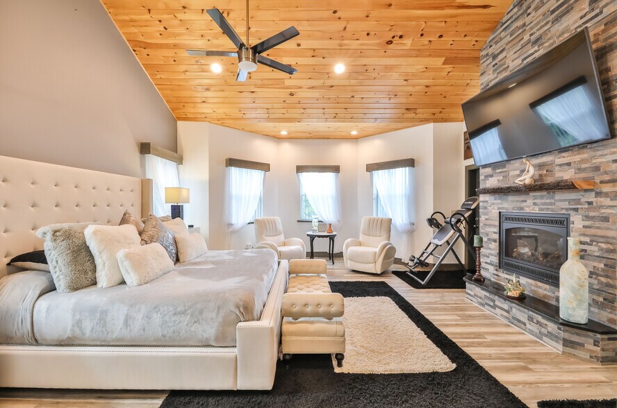 More Photos Of 19 Palsgraf Ct., Elka Park Showroom For Sale