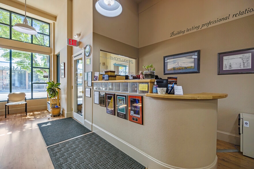 More Photos Of 513 Main St, Klamath Falls Specialty For Sale