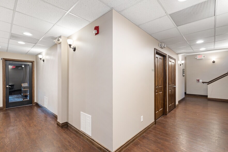 More Photos Of 440 W Centre Ave, Portage Office For Sale