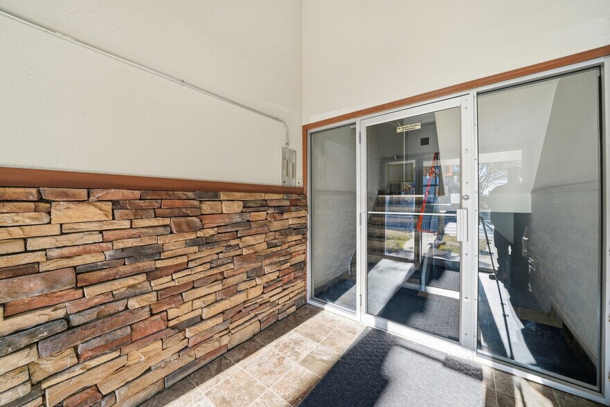 More Photos Of 4746 55 St, Red Deer Apartments For Sale