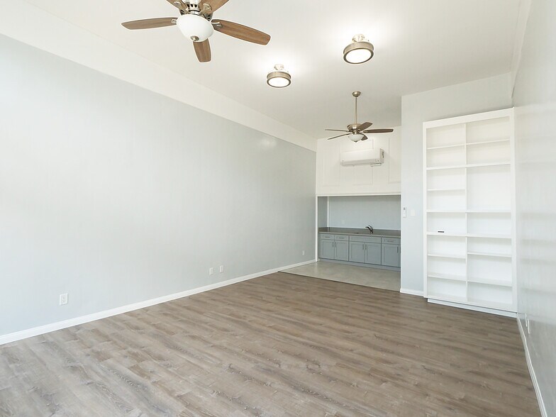 More Photos Of 529 W 9th St, San Pedro Office For Lease