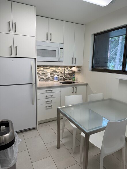 More Photos Of 57 N Middletown Rd, Nanuet Medical For Lease