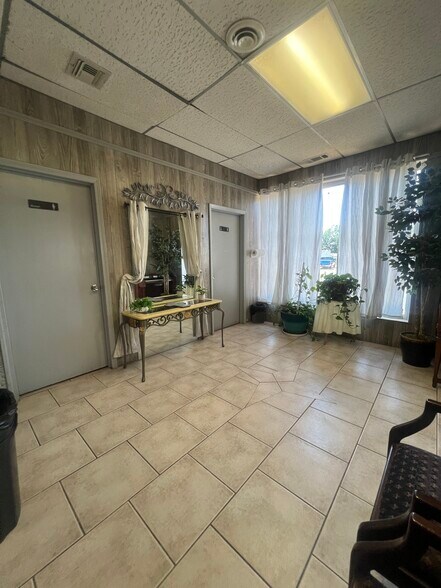 More Photos Of 3200 E Reno Ave, Oklahoma City Freestanding For Sale