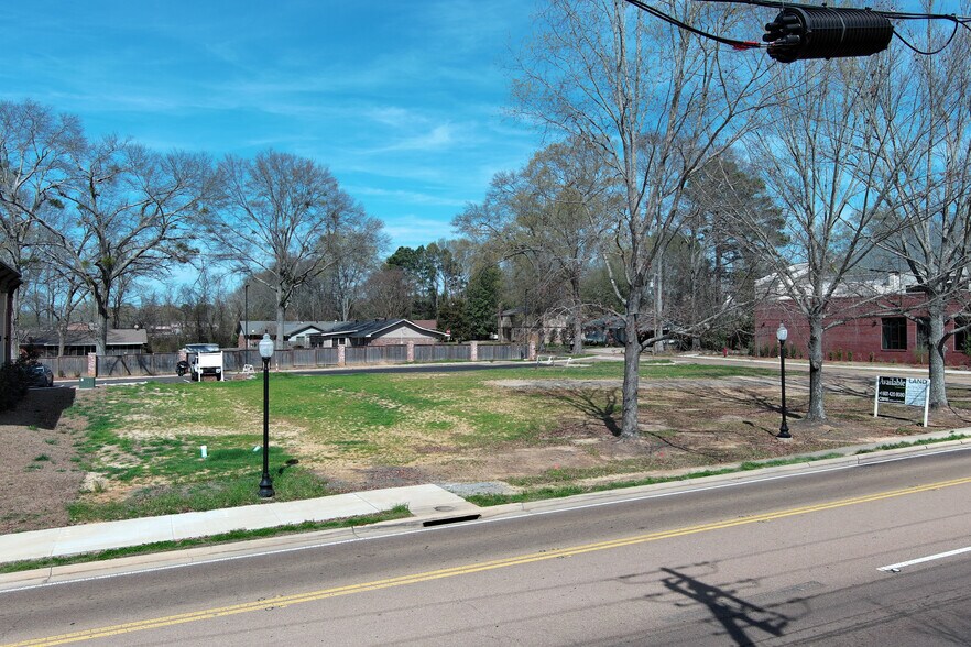 More Photos Of 320 W Jackson St, Ridgeland Land For Sale