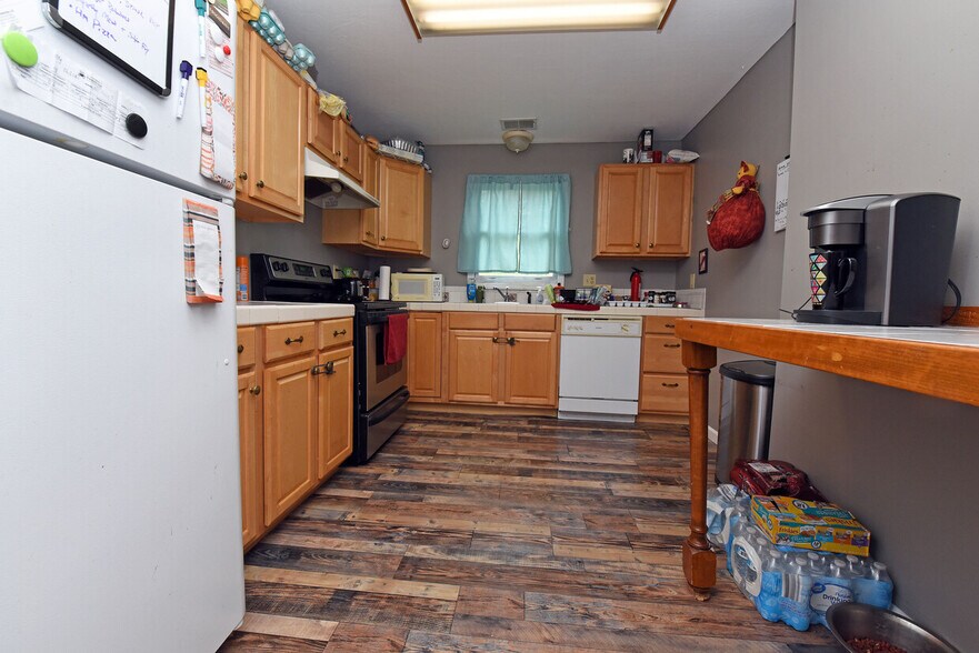 More Photos Of 10 Deer Crossing Trl, Blairsville Office For Lease