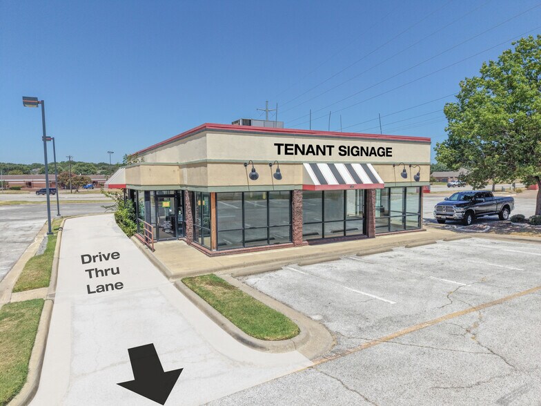 More Photos Of 494 Grapevine Hwy, Hurst General Retail For Sale