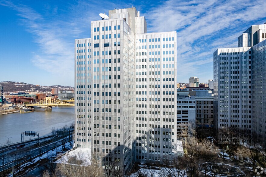 More Photos Of 420 Fort Duquesne Blvd, Pittsburgh Coworking Space