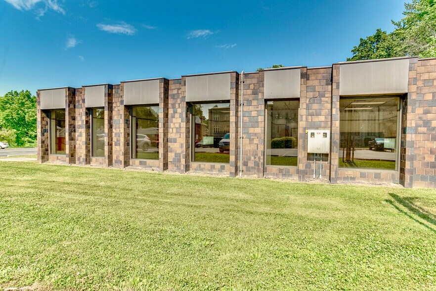 More Photos Of 2710 College Ave, Alton Medical For Lease
