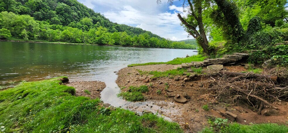 More Photos Of 469 River Rd, Lakeview Trailer Camper Park For Sale