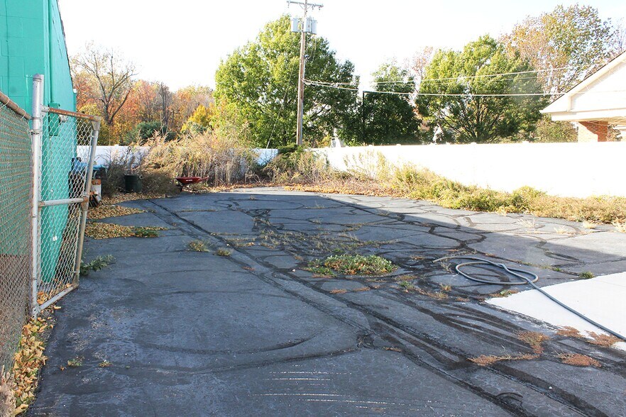 More Photos Of 988 E 185th St, Cleveland Office For Sale