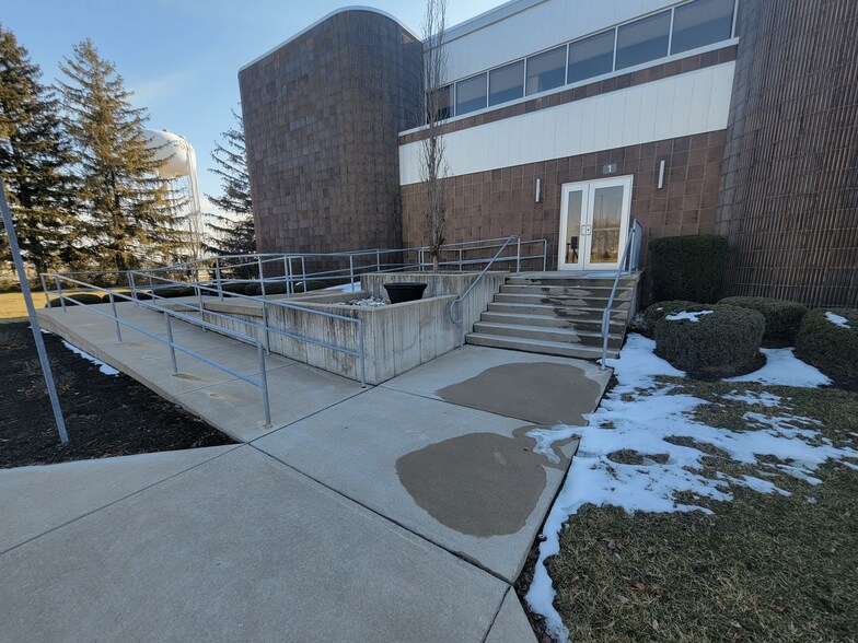More Photos Of 1400 Industries Rd, Richmond Office For Lease