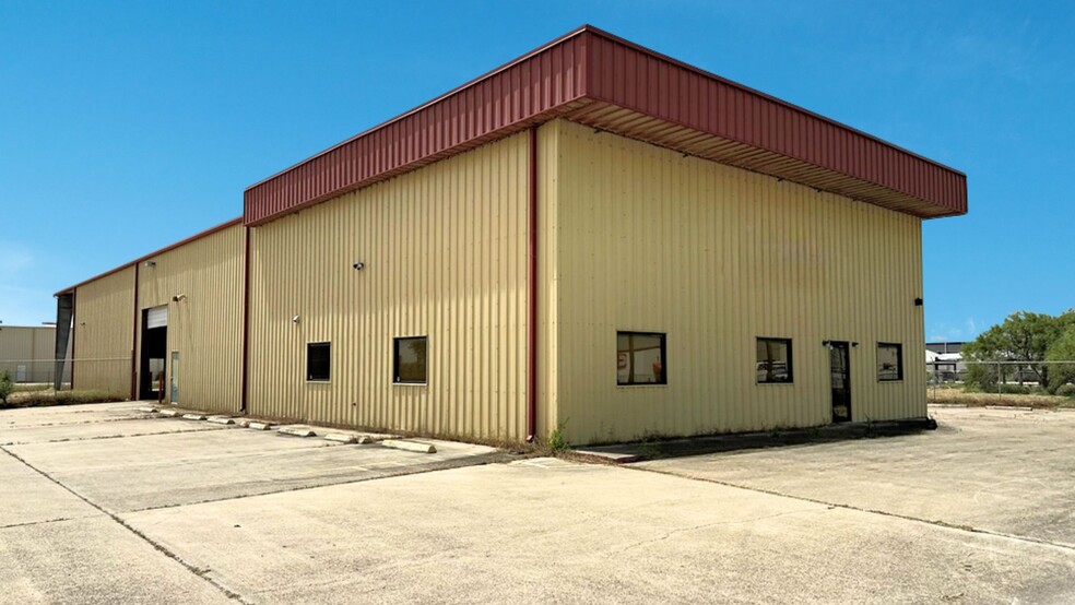 Primary Photo Of 1013 Southern Minerals Rd, Corpus Christi Warehouse For Lease