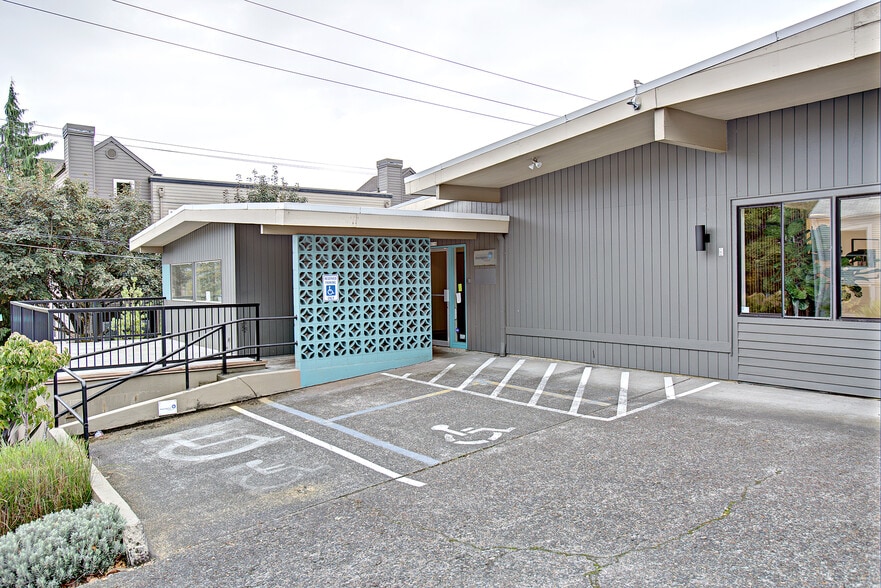 More Photos Of 0110 SW Bancroft St, Portland Office For Lease