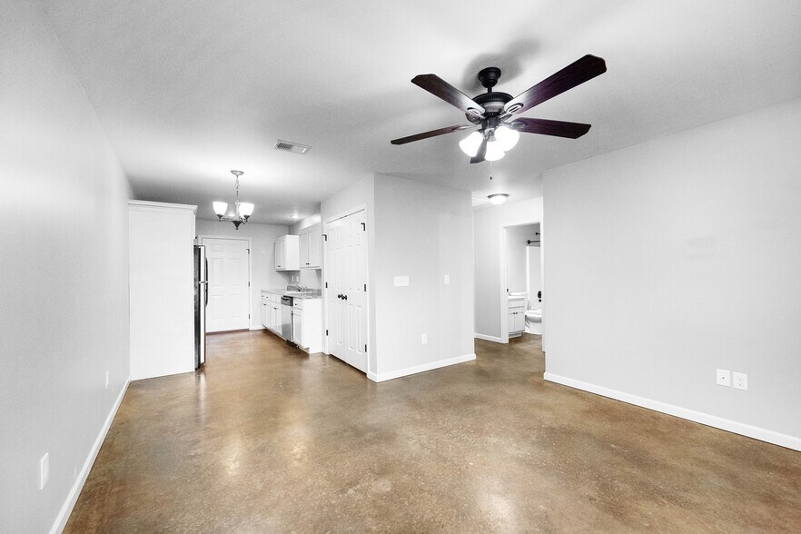 More Photos Of 3515 Harrison St, Batesville Apartments For Sale