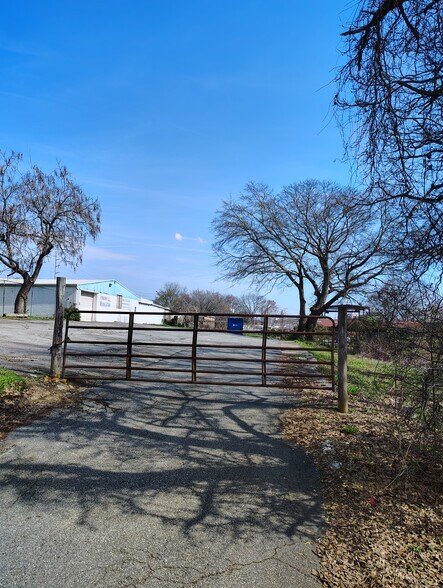 More Photos Of 1298 Central Ave, Atlanta Warehouse For Sale