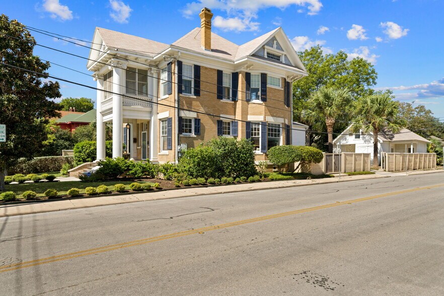 More Photos Of 623 Augusta, San Antonio Office For Sale