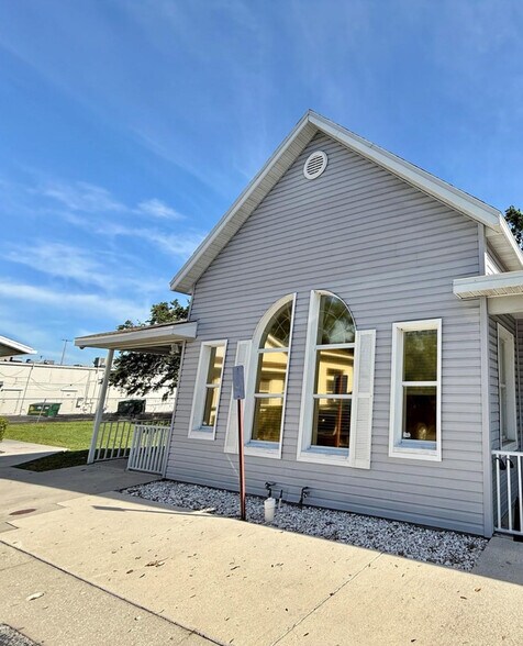 More Photos Of 4426-4428 5th W st, Bradenton Medical For Sale