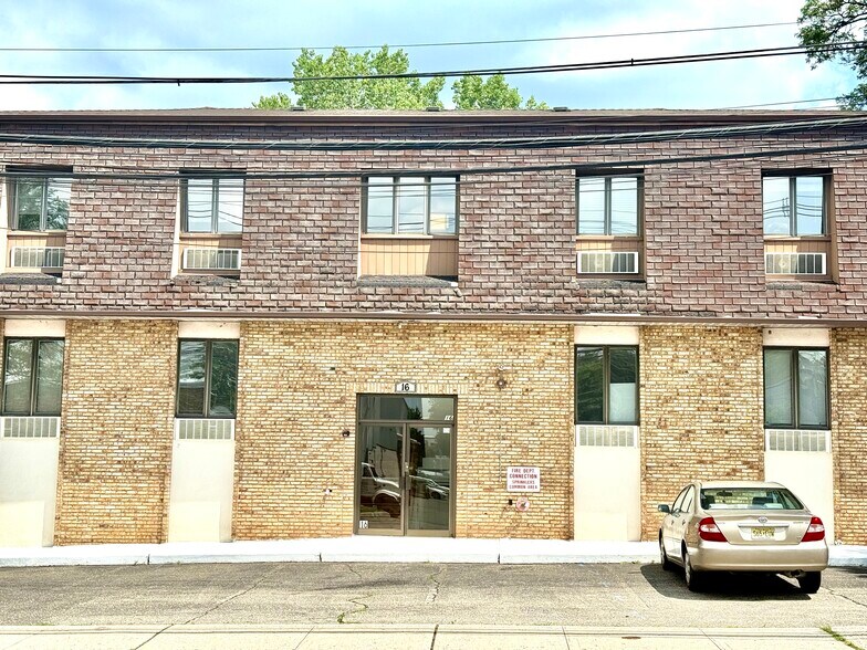 More Photos Of 16 Chestnut St, Emerson Medical For Lease