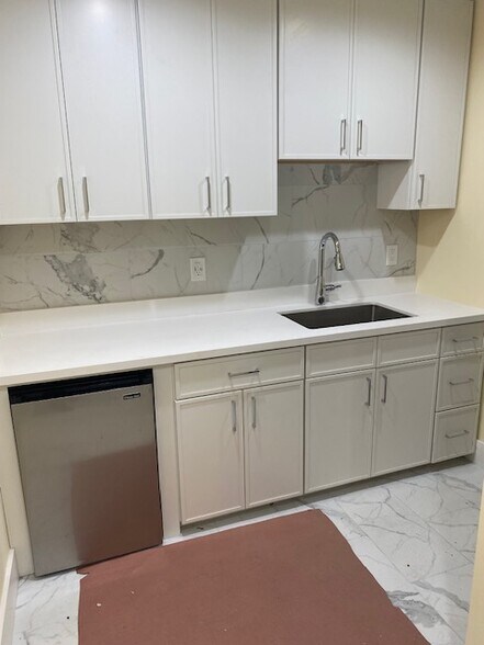 More Photos Of 2557 El Camino Real, Redwood City Storefront Retail Office For Lease