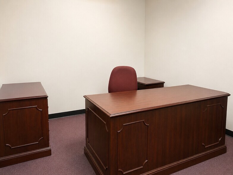 More Photos Of 6404 Arlington Rd, Jacksonville Office For Sale