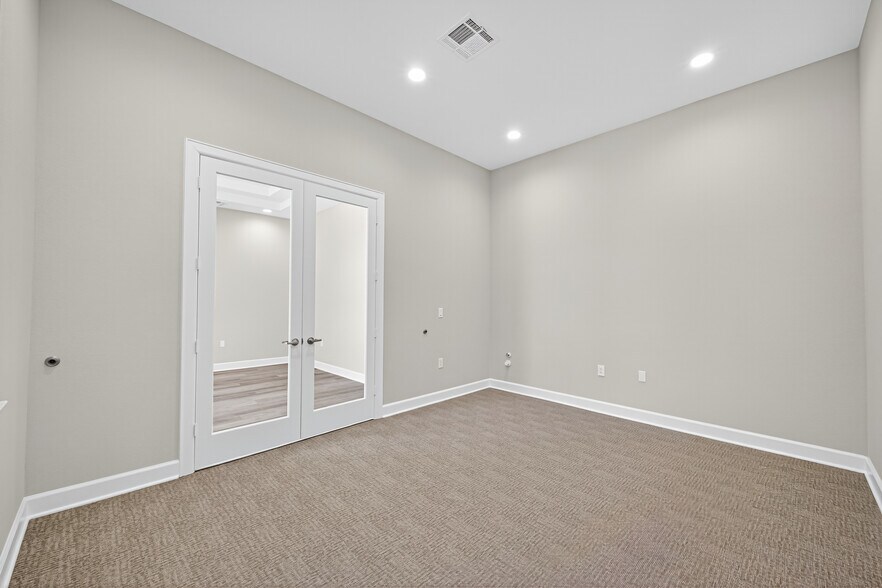 More Photos Of 13803 Madera Run, Humble Office For Sale