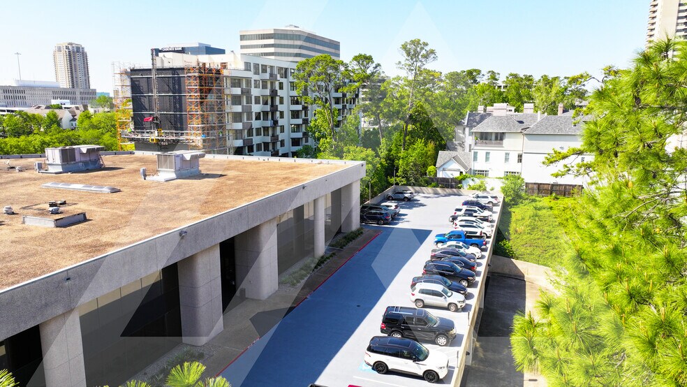 More Photos Of 19 Briar Hollow Ln, Houston Office For Lease