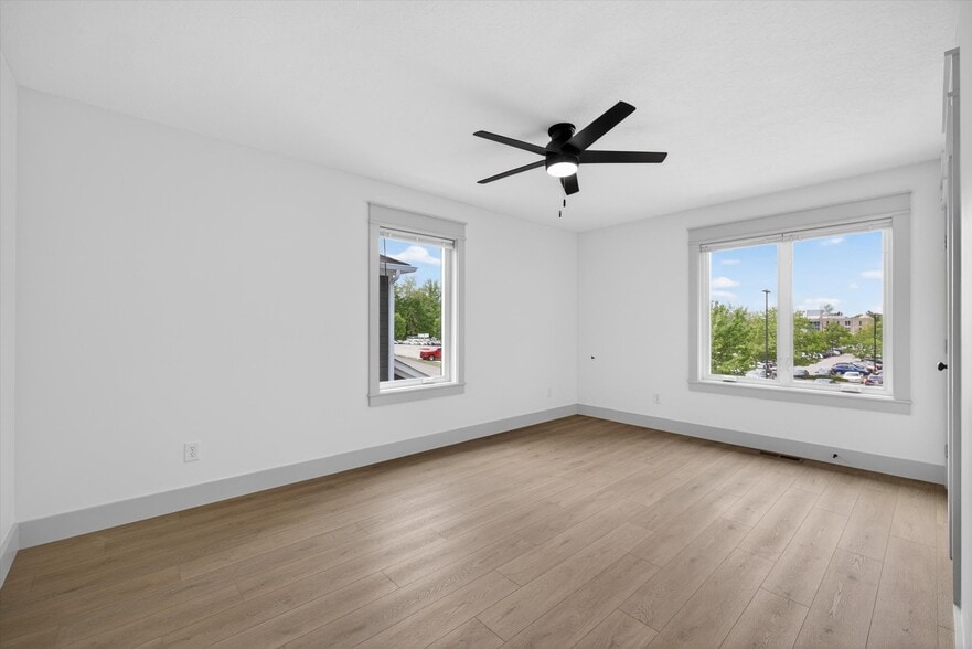 More Photos Of 326 N Jefferson St, Bloomington Apartments For Sale