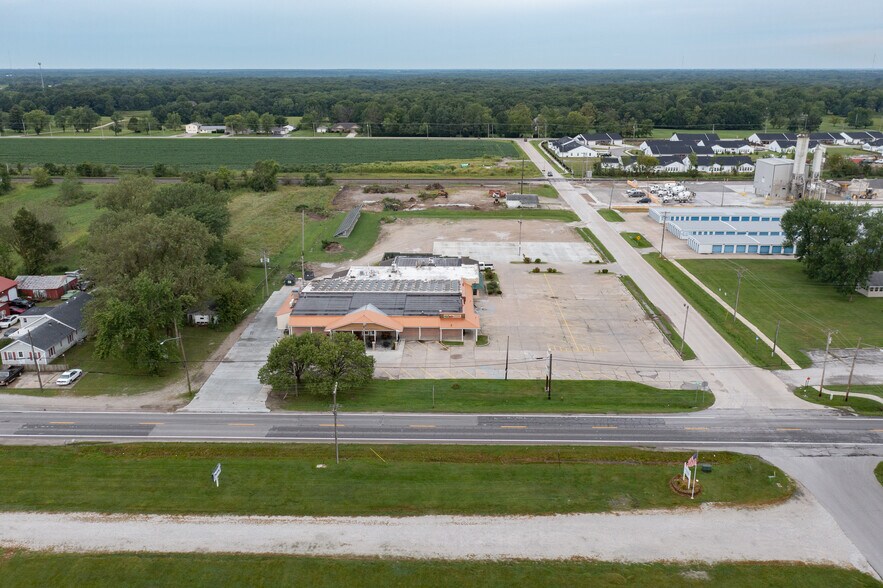 More Photos Of 1401 S Morley St, Moberly Restaurant For Sale