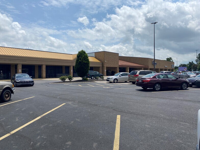 More Photos Of 1637-1639 E US 36, Urbana Unknown For Lease