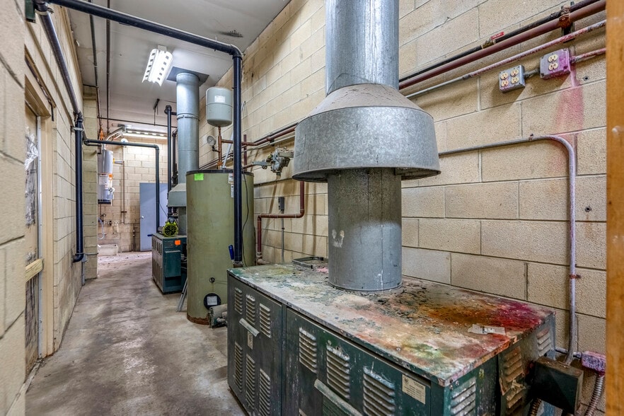 More Photos Of 7300 Lewis Ave, Temperance Carwash For Sale