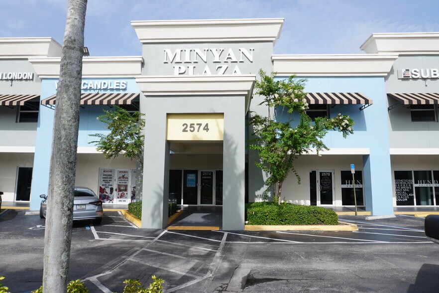 More Photos Of 2520-2650 N University Dr, Sunrise Unknown For Lease