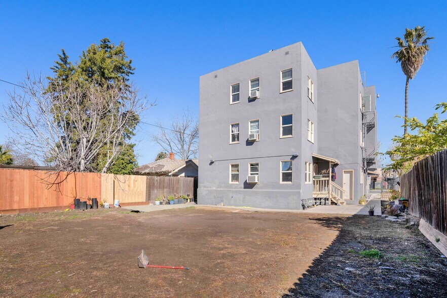 More Photos Of 25-45 W 10th St, Pittsburg Apartments For Sale