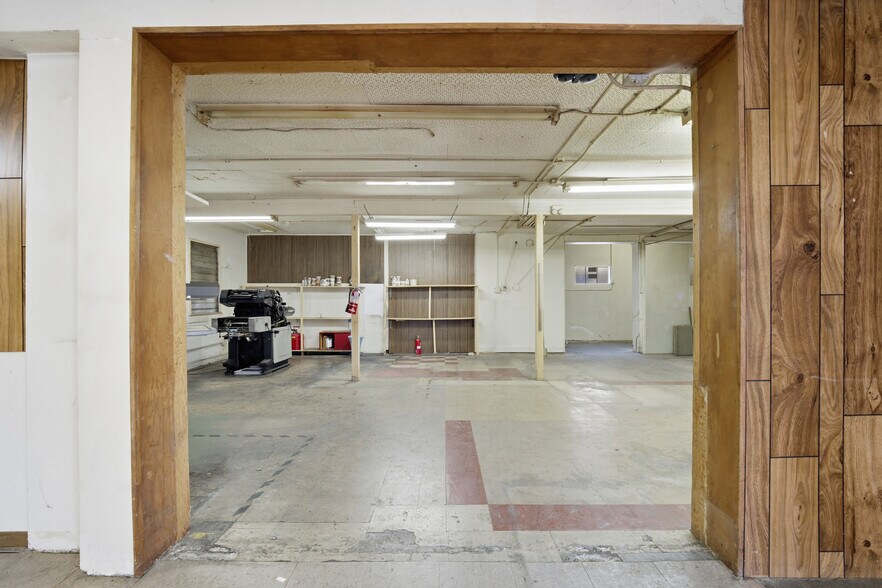 More Photos Of 915 W Olive Ave, Burbank Office For Sale