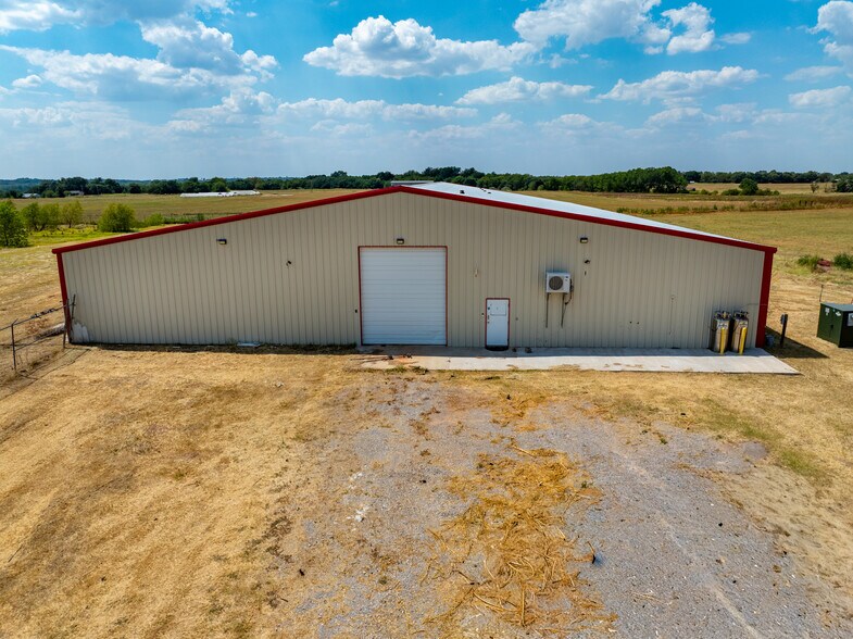 Primary Photo Of 4295 Banner Rd, Noble Storefront For Sale