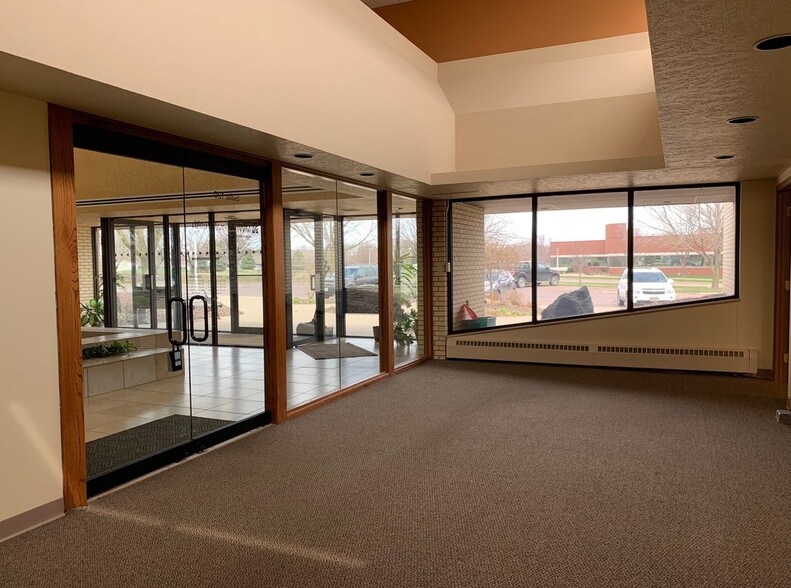 More Photos Of 4240 Hickory Ln, Sioux City Office For Lease