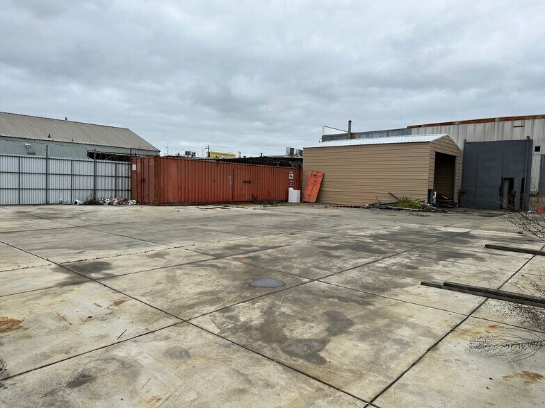 More Photos Of 934 75th Ave, Oakland Warehouse For Sale